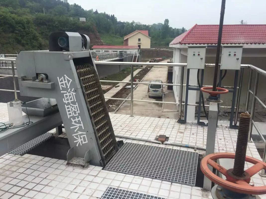 5f1e35ebad0e7.png 地溝式格柵除污機.png