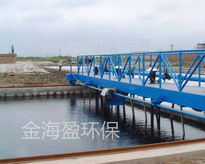 行車(chē)式刮吸泥機1.png